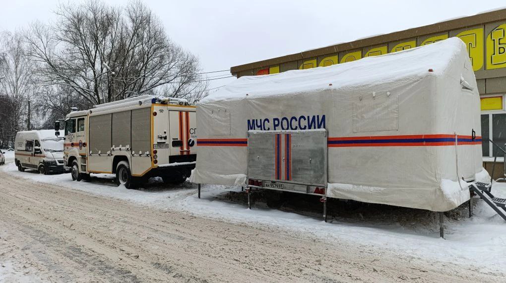 В Твери следователи вместе со своими детьми устроили концерт под окнами 99-летней участницы войны