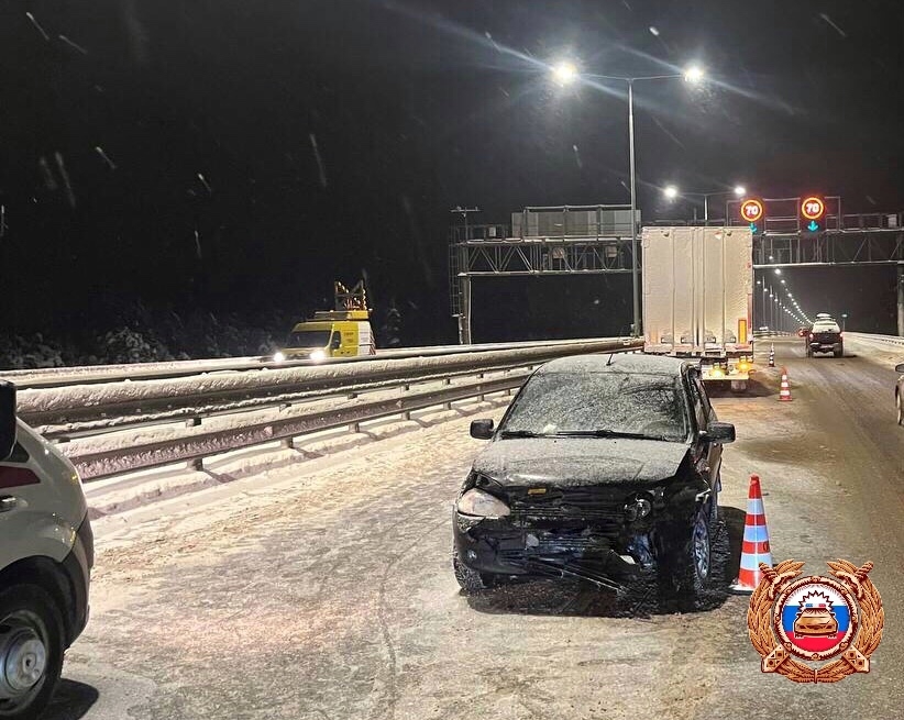 На трассе М-11 «Нева» в Тверской области столкнулись пять автомобилей