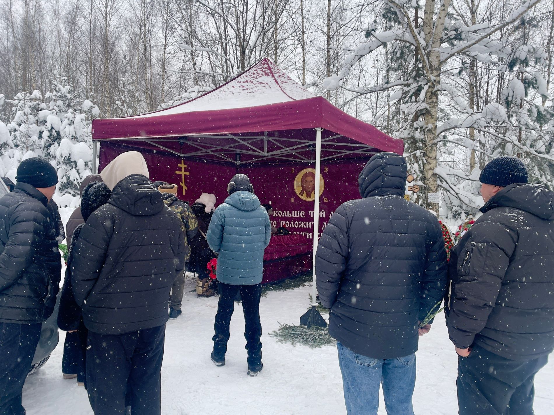 В Тверской области проводили в последний путь рядового Илью Тайнова