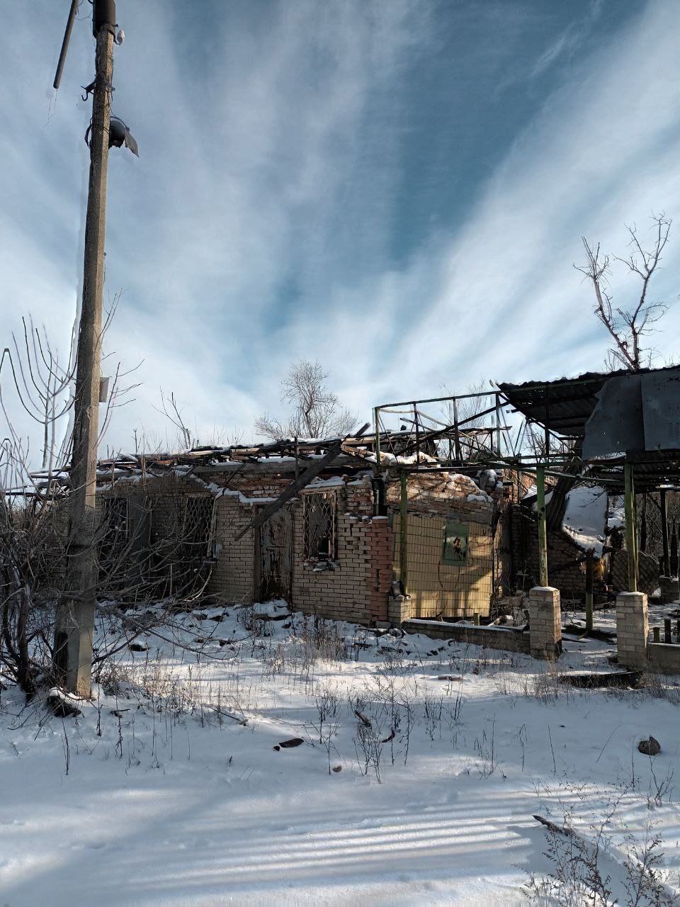 По пути на фронт машина волонтеров из Тверской области попала в воронку от снаряда