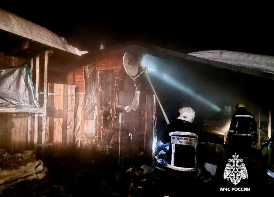 Под Тверью спасли от огня жилой дом