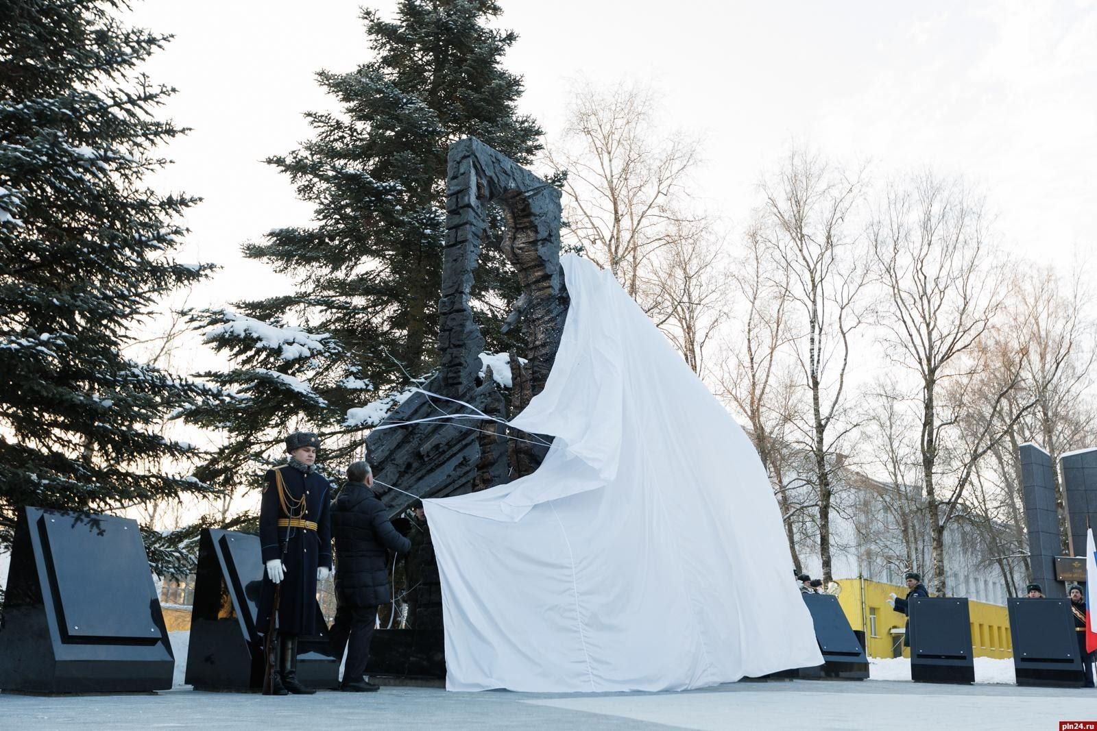 Скульптор Ржевского мемориала стал автором памятников десантникам