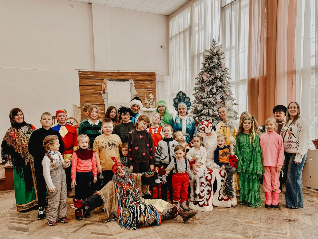 В Лихославле показали спектакль «Святки, колядки и новогодние приключения»