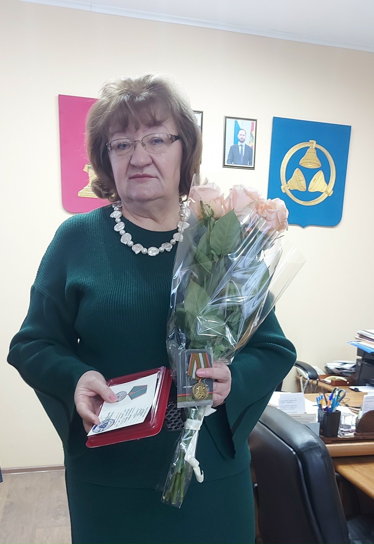 Нотариус из города Бологое получила две медали за помощь фронту