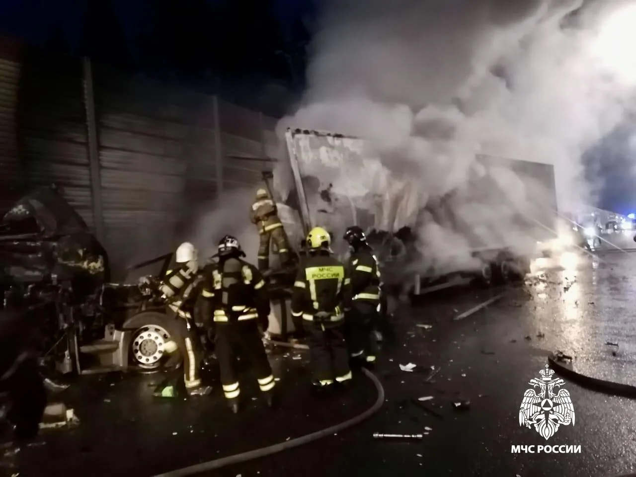 На автодороге, связывающей северо-восток и восток Тверской области, ведется укладка асфальта