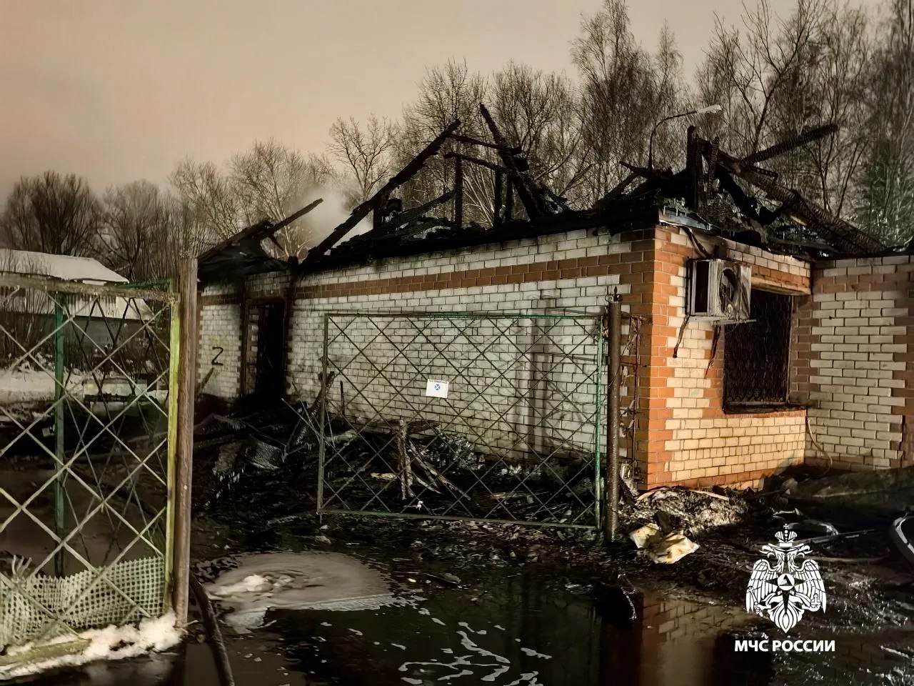 Тело женщины нашли в сгоревшем доме в Тверской области