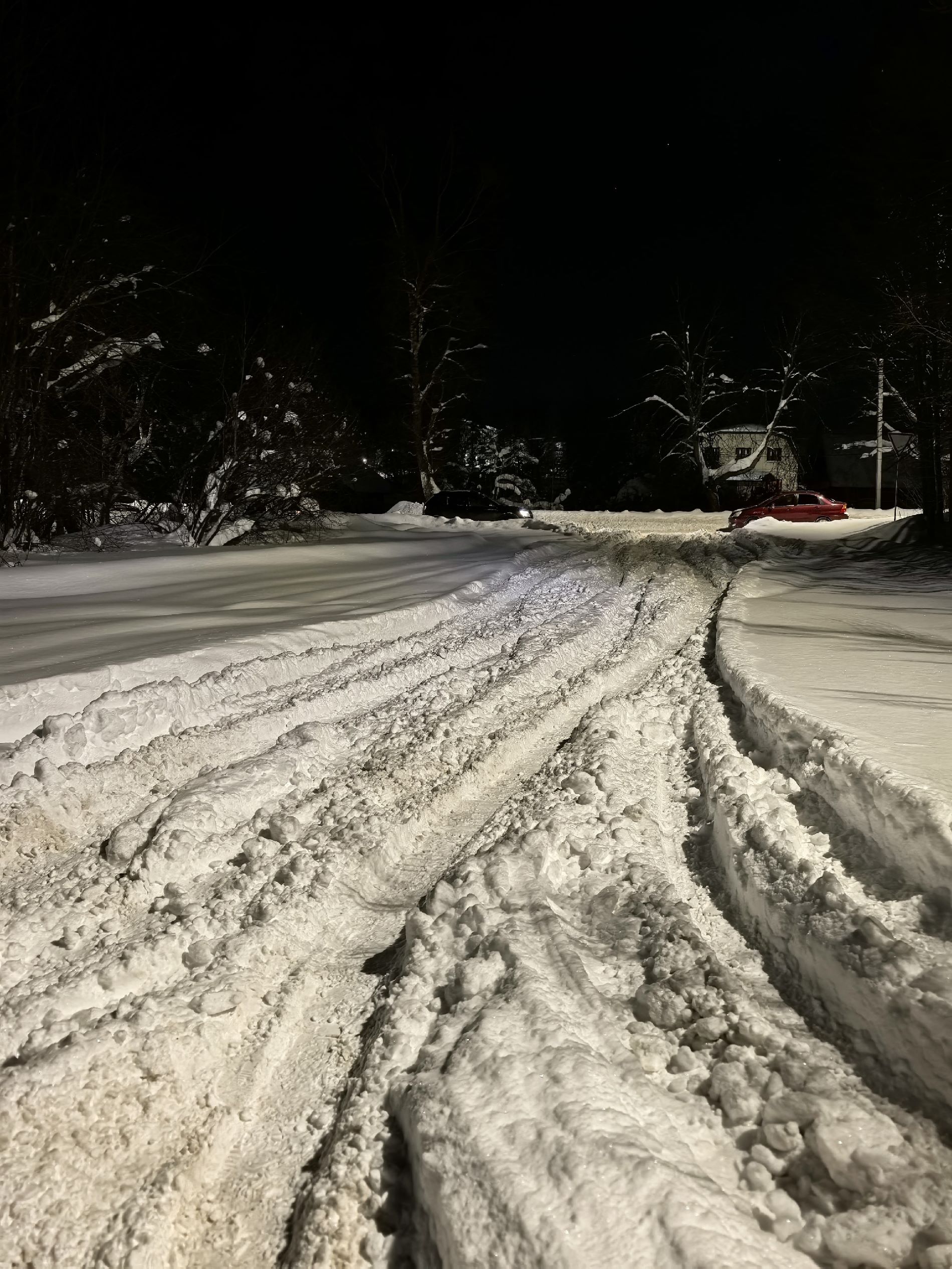 Жители Тверской области не могут попасть на вокзал и к поездам