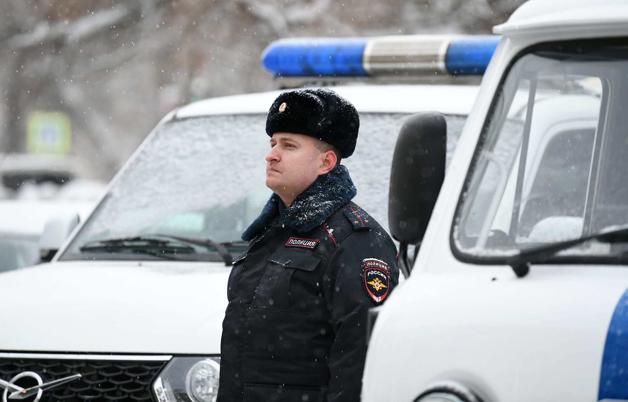 Виталий Королев вручил новый служебный транспорт полицейским Тверской области