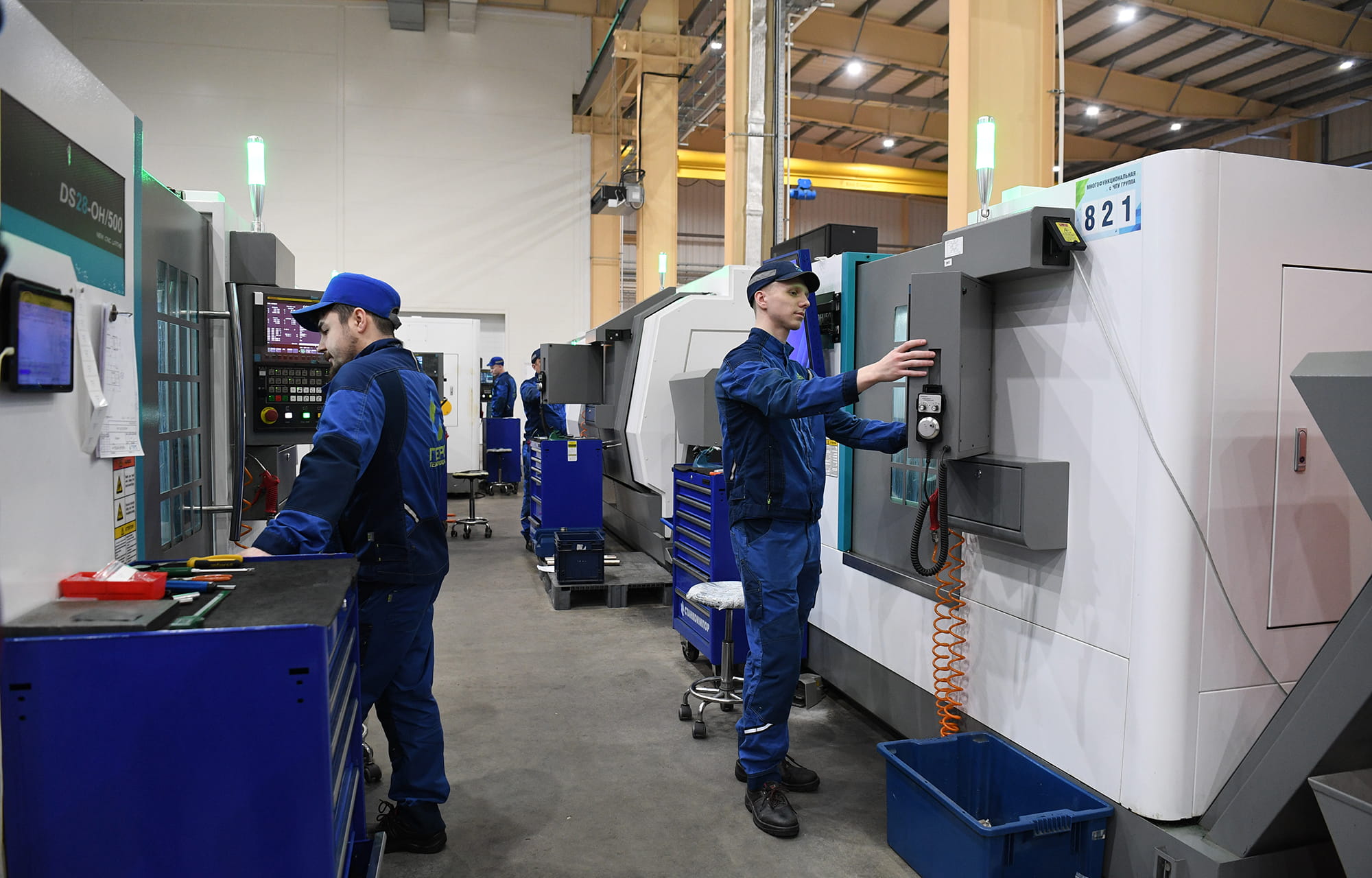 Денис Мантуров и Виталий Королев ознакомились с работой инновационных промышленных предприятий Тверской области