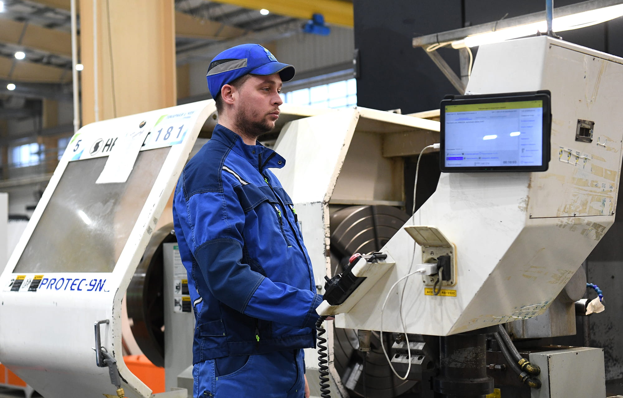 Денис Мантуров и Виталий Королев ознакомились с работой инновационных промышленных предприятий Тверской области