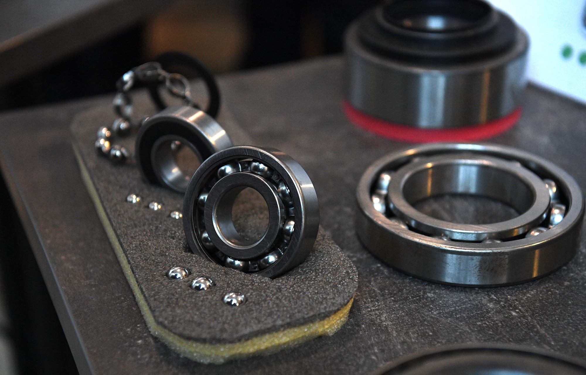 Денис Мантуров и Виталий Королев ознакомились с работой инновационных промышленных предприятий Тверской области