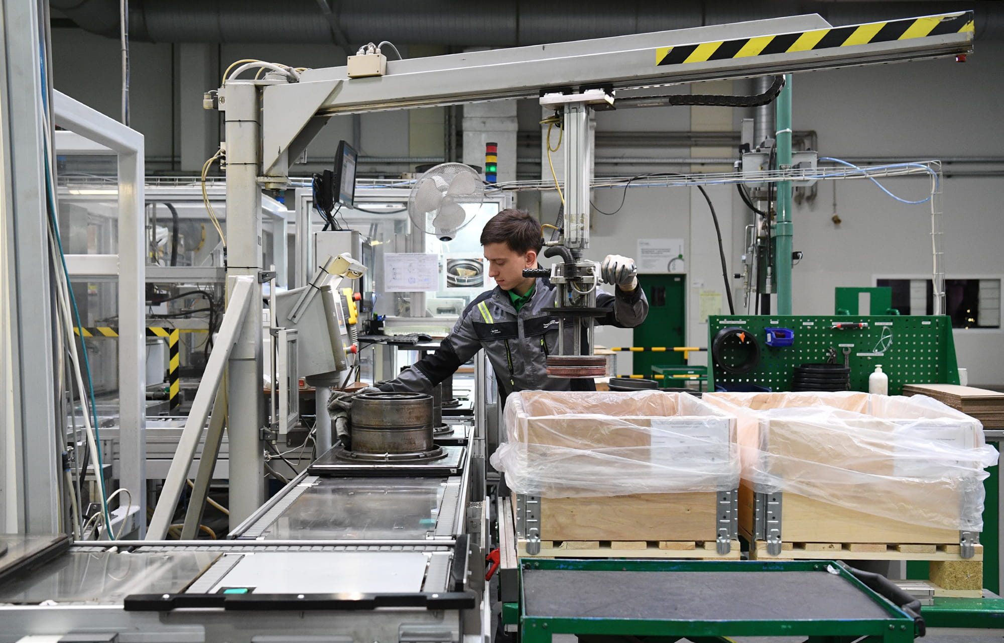 Денис Мантуров и Виталий Королев ознакомились с работой инновационных промышленных предприятий Тверской области