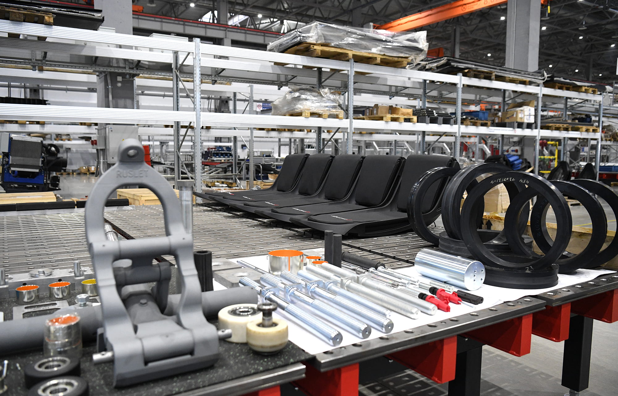 Денис Мантуров и Виталий Королев ознакомились с работой инновационных промышленных предприятий Тверской области