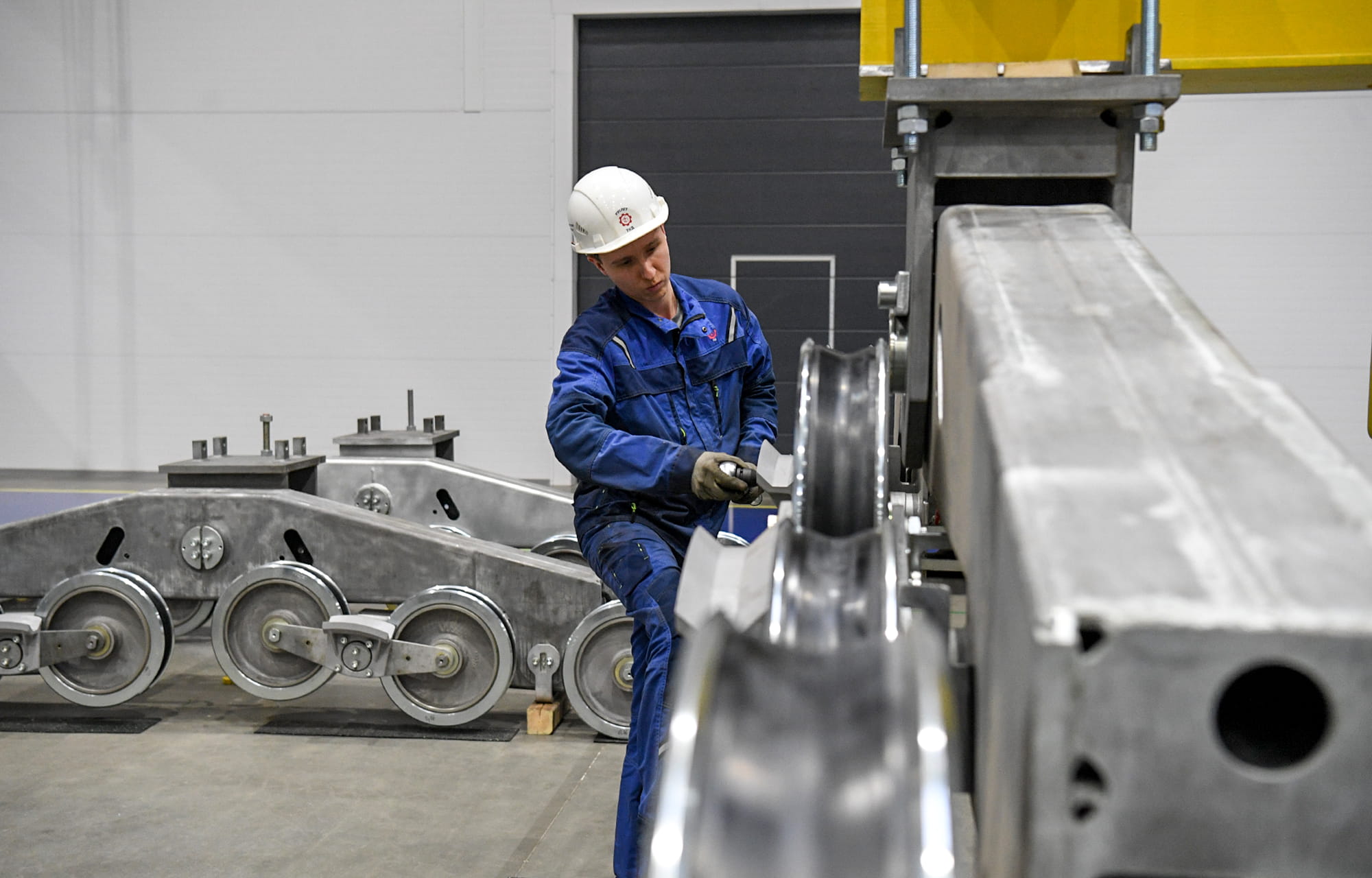 Денис Мантуров и Виталий Королев ознакомились с работой инновационных промышленных предприятий Тверской области