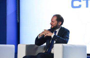 Банк вакансий для молодежи и льготный проезд в транспорте: Виталий Королев ответил на вопросы Тверских студентов Королев