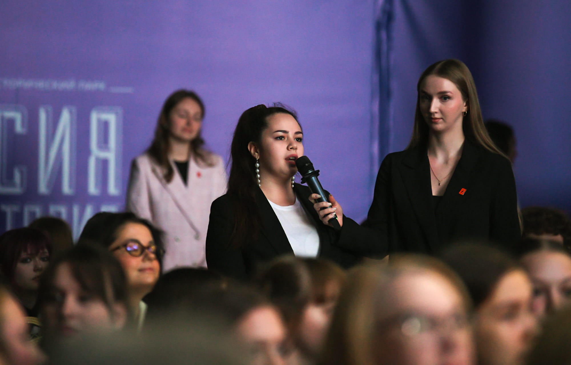 Банк вакансий для молодежи и льготный проезд в транспорте: Виталий Королев ответил на вопросы Тверских студентов