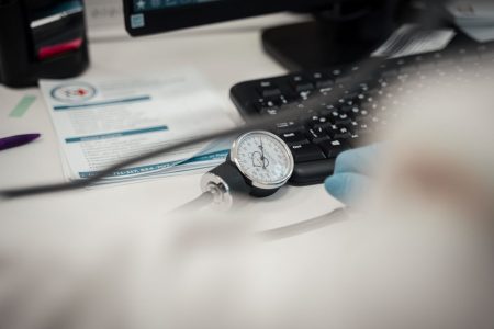 Доктор Мясников назвал способы снизить давление без таблеток давление