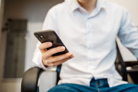 Житель Твери обокрал бывшую девушку на крупную сумму девушку