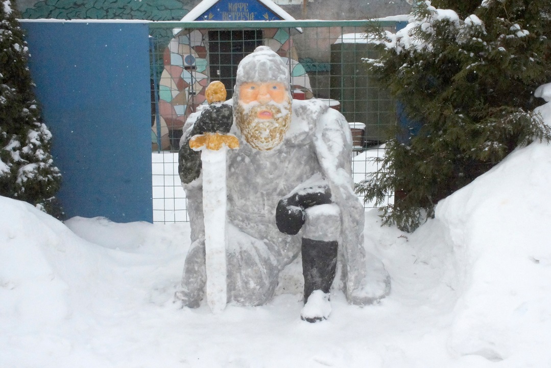 В Тверской области из снега слепили Кремль