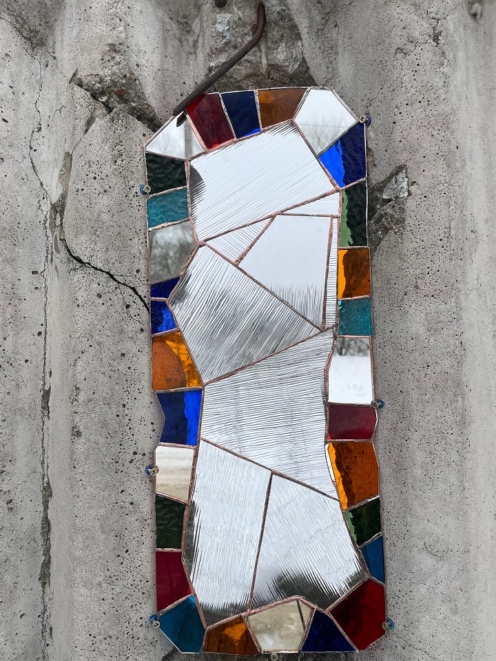 У реки в Твери появился новый витраж