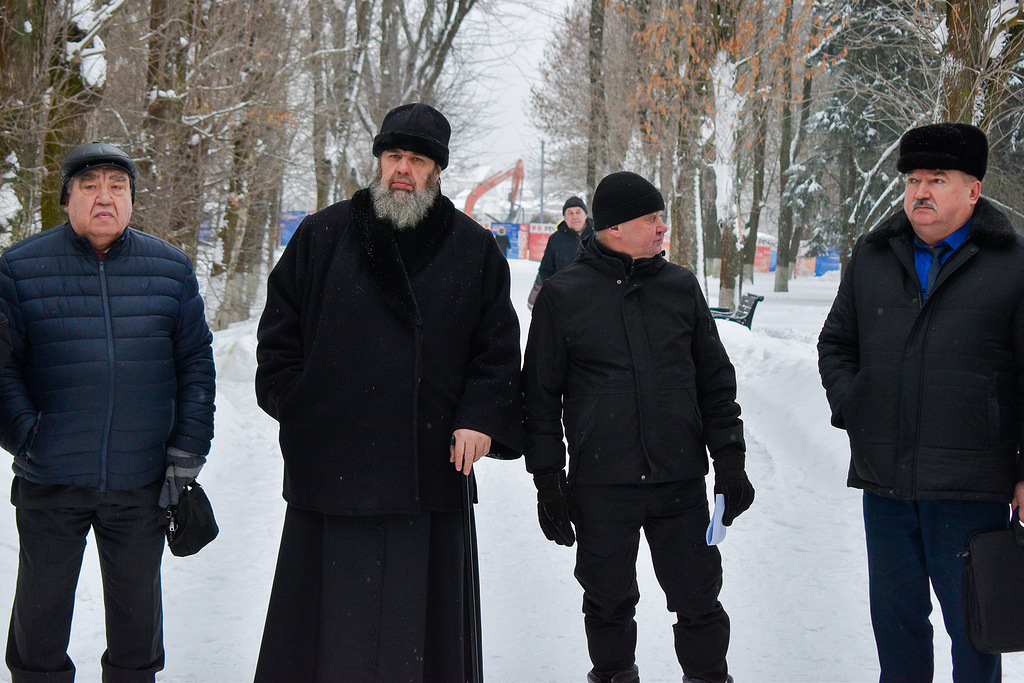 В Твери начали готовить прорубь к крещенским купаниям