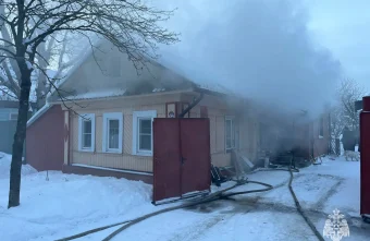 Сотрудники МЧС смогли сохранить жилой дом, вспыхнувший в Тверской области жило дом