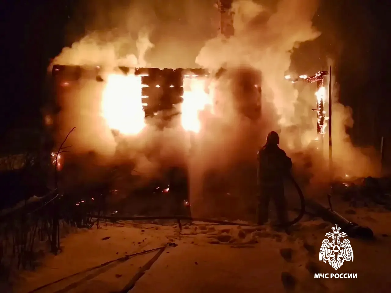 Мужчина и женщина погибли на пожаре в Тверской области