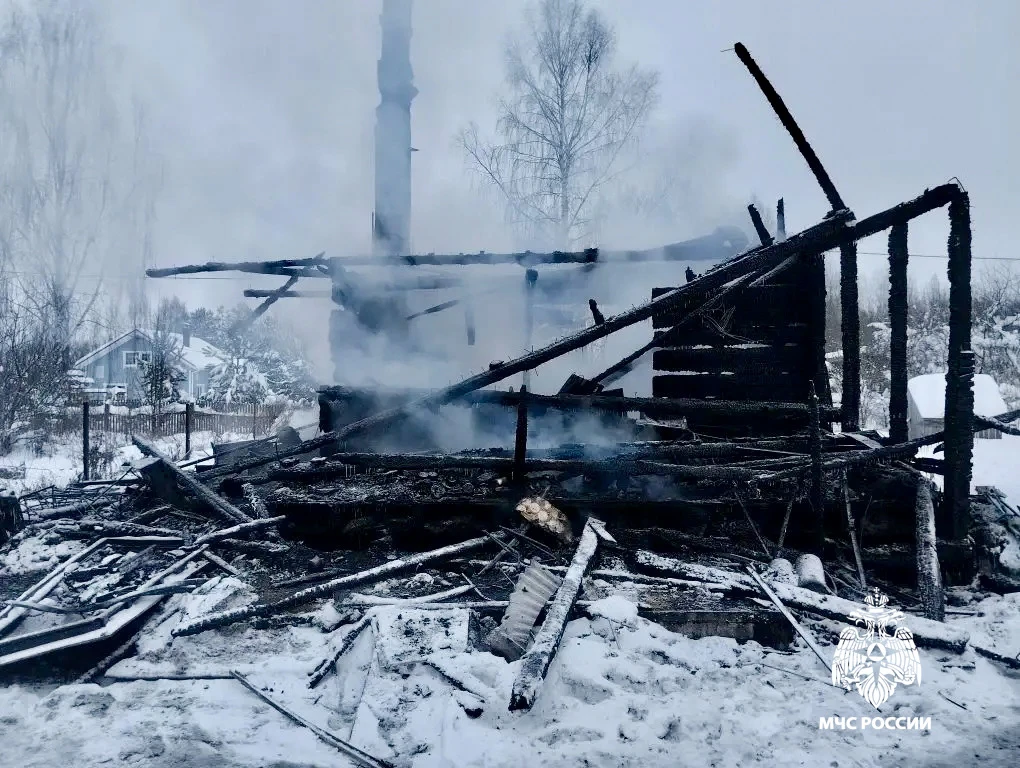 Мужчина и женщина погибли на пожаре в Тверской области