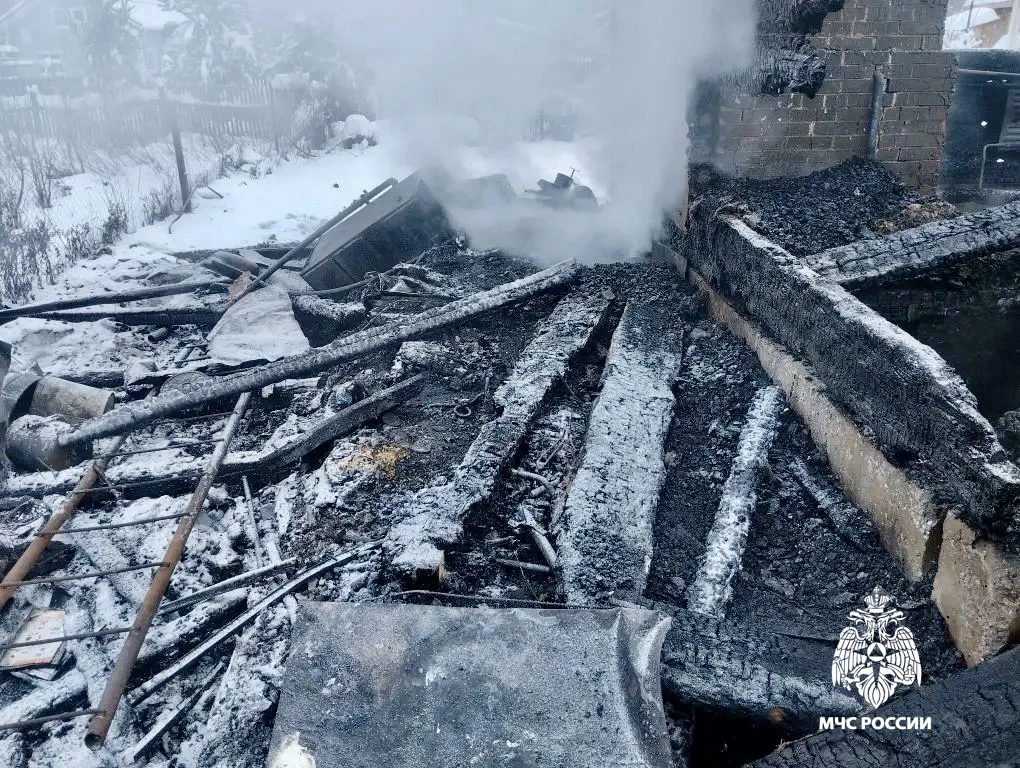 Мужчина и женщина погибли на пожаре в Тверской области