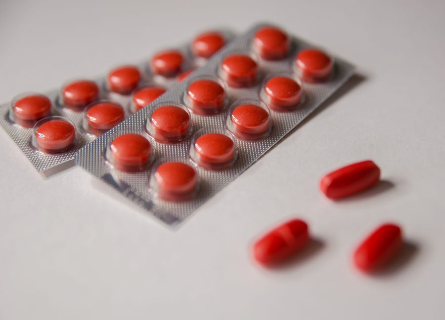 парализовать