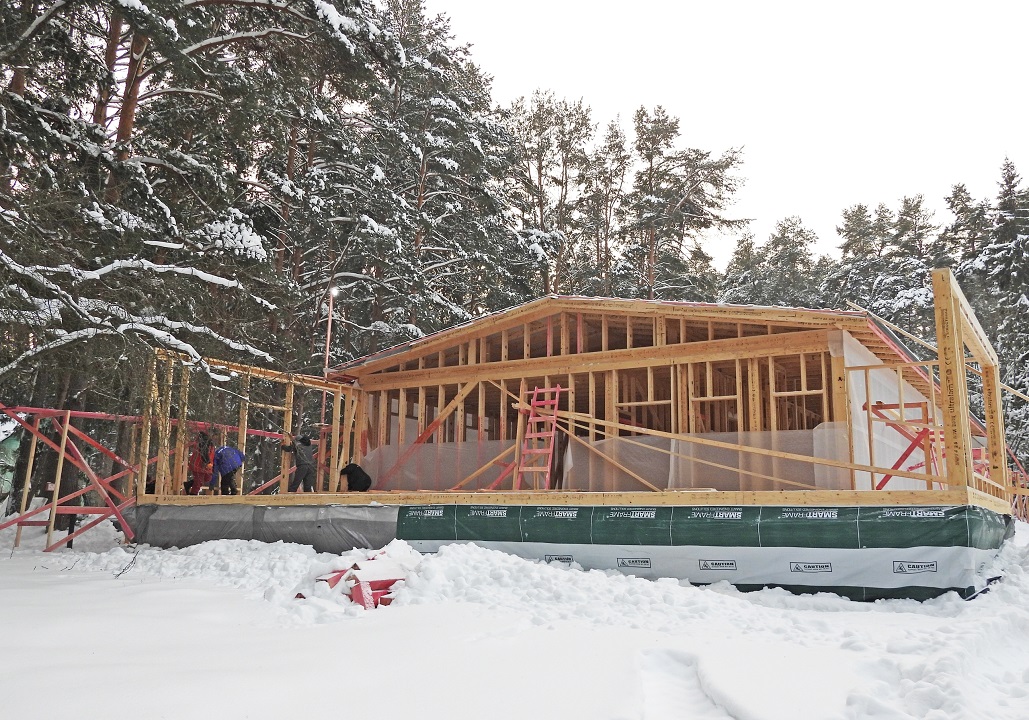 Администрация показала строительство жилого модуля в загородном лагере «Буревестник»