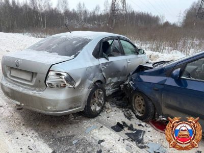 Проблемная дорога стала причиной ДТП с участием четырёх автомобилей в Тверской области