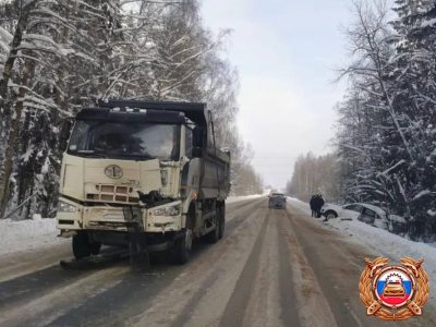 В Тверской области водитель не справился с управлением и улетел в кювет, в результате погиб пассажир