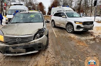 Две девочки и женщина попали в больницы после ДТП в Твери девочки
