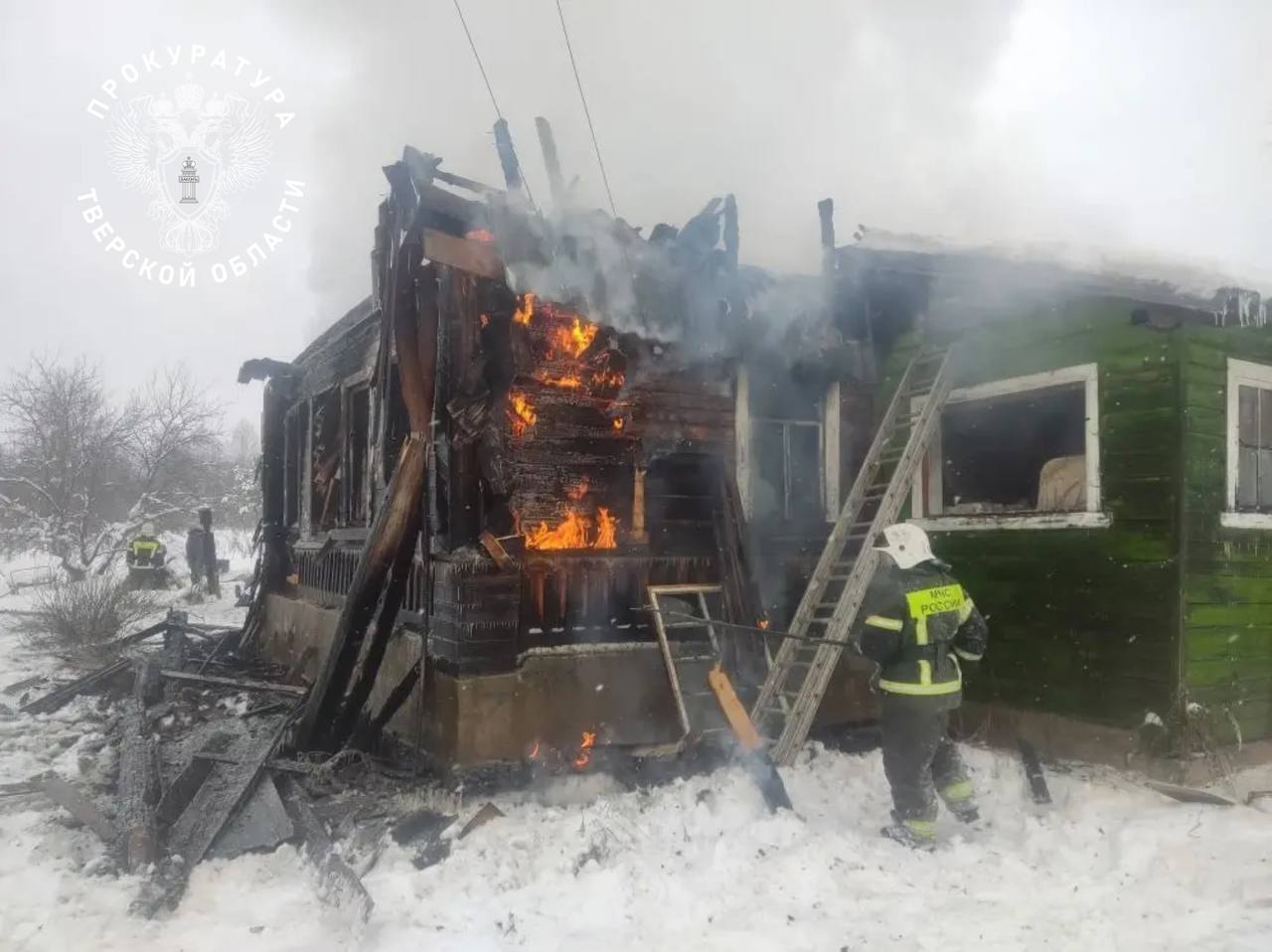 Тела трёх человек нашли при тушении пожара в Тверской области