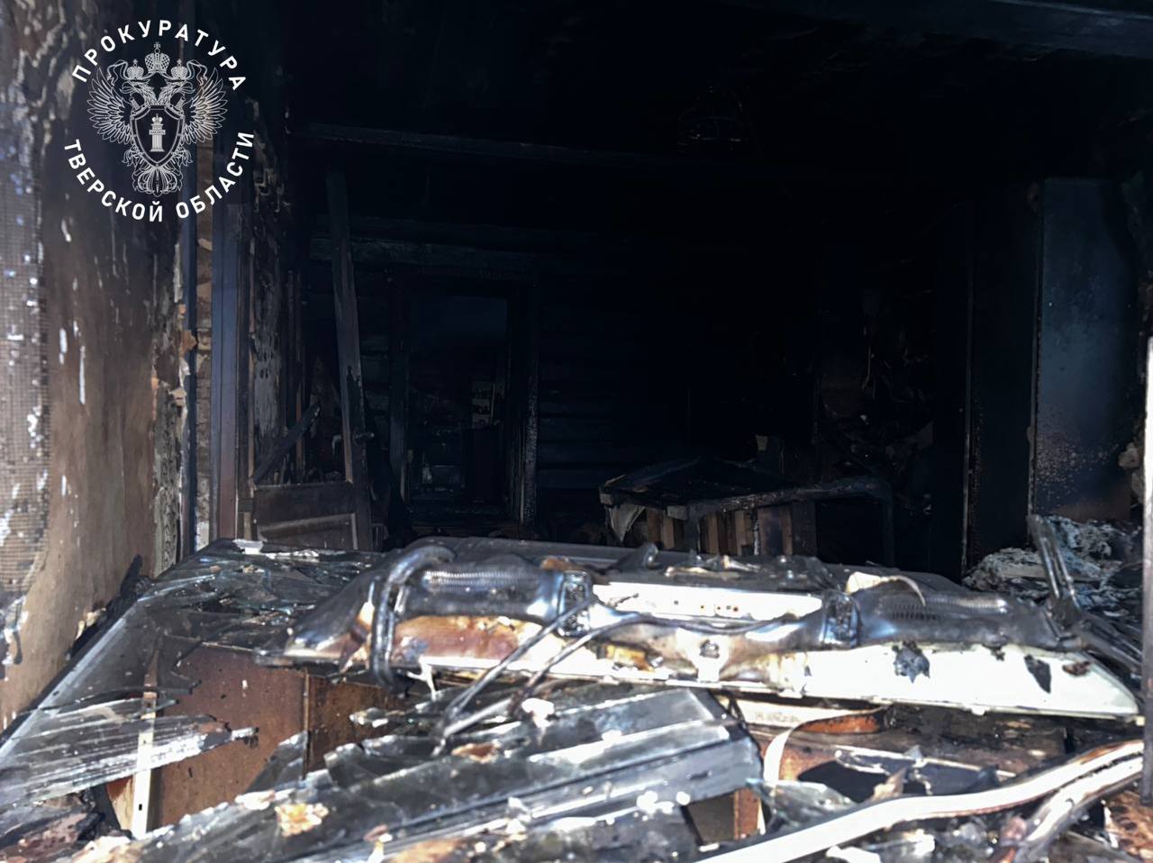 Тела двух человек нашли в сгоревшем доме в Тверской области