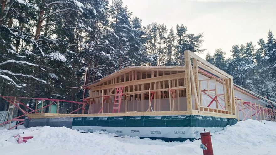 Администрация показала строительство жилого модуля в загородном лагере «Буревестник»