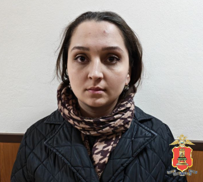 Полиция задержала москвичек, торговавших поддельной икрой "с лотка" в Твери