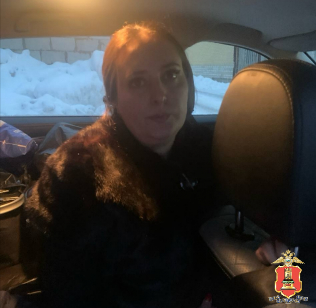 Полиция задержала москвичек, торговавших поддельной икрой "с лотка" в Твери