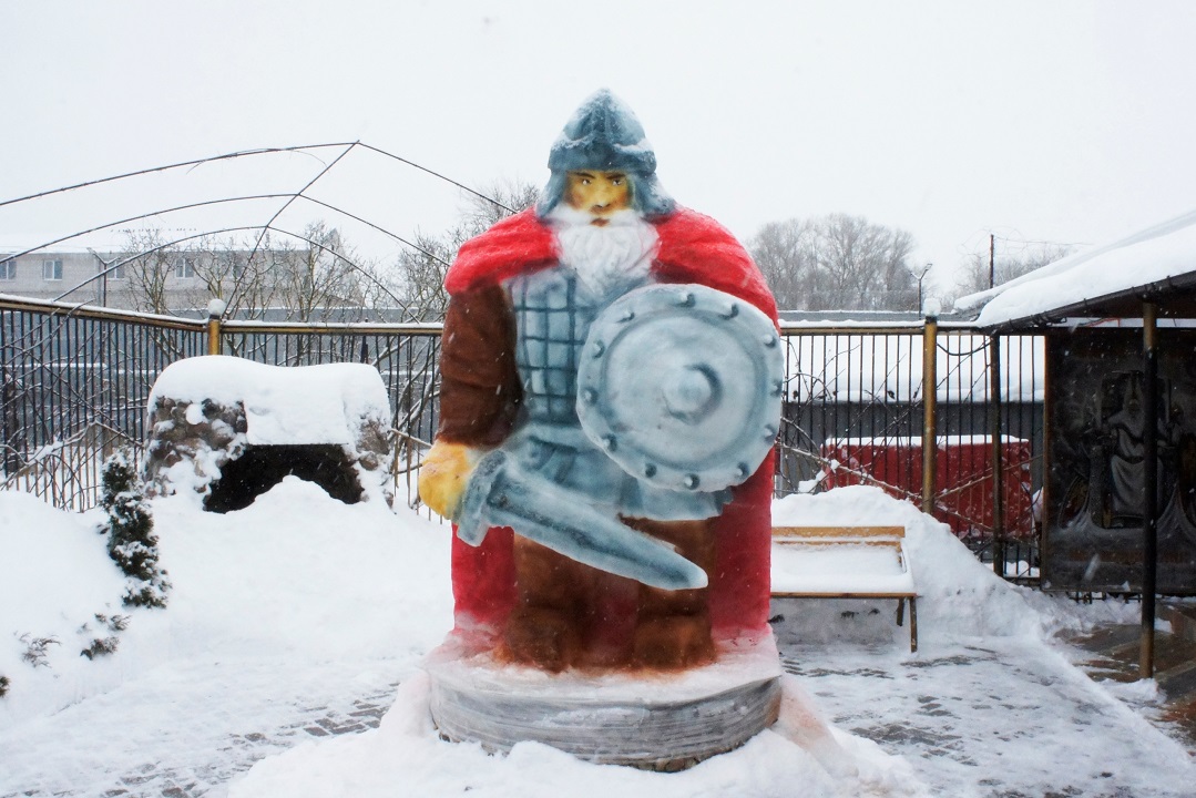 В Тверской области из снега слепили Кремль