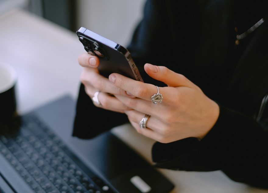 «Белый список»: рассказываем, какие сайты и приложения доступны тверичам при ограничении мобильного интернета