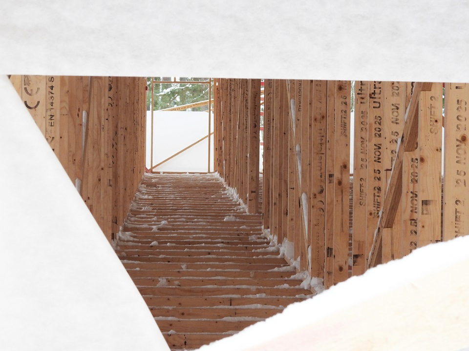 Администрация показала строительство жилого модуля в загородном лагере «Буревестник»