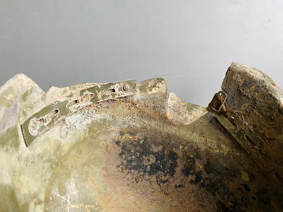 Тверские поисковики показали консервацию найденных предметов