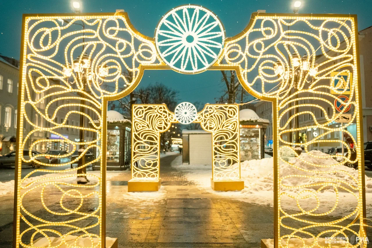 Новогодние украшения в Твери решено оставить до февраля