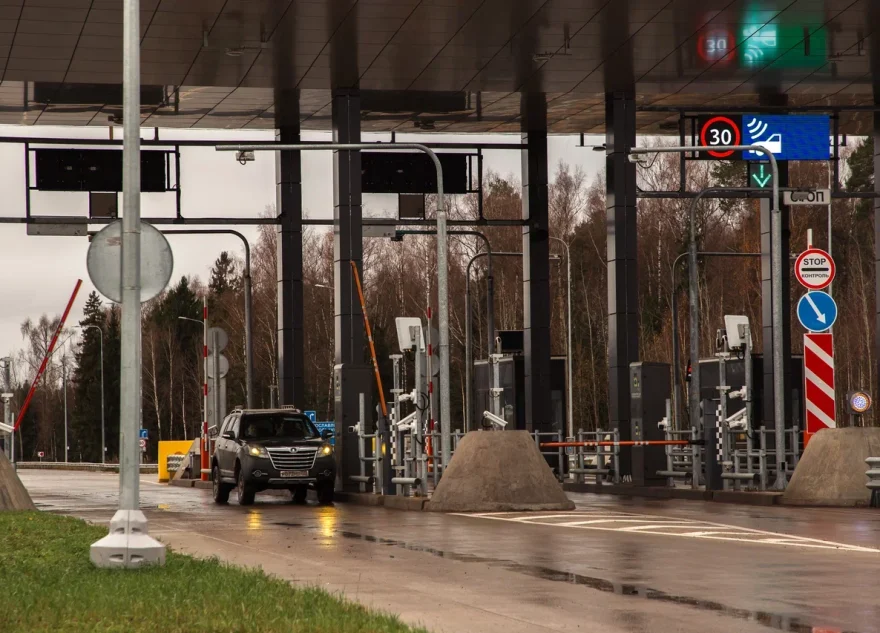 опровергла