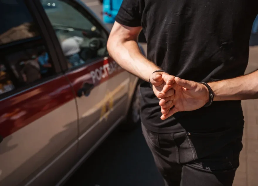 преступника