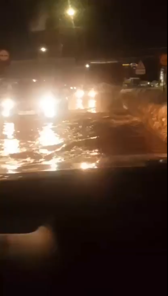 Появилось видео потопа в одном из ЖК в Твери