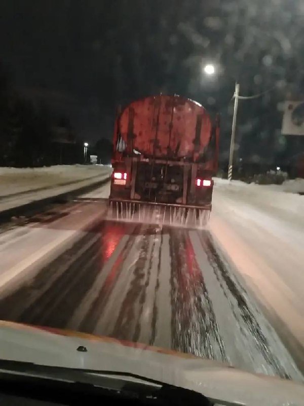 Ночью с улиц Твери вывезли 1700 кубометров снега