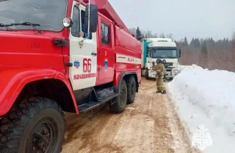 Спасатели Тверской области пришли на помощь водителю большегруза помощь