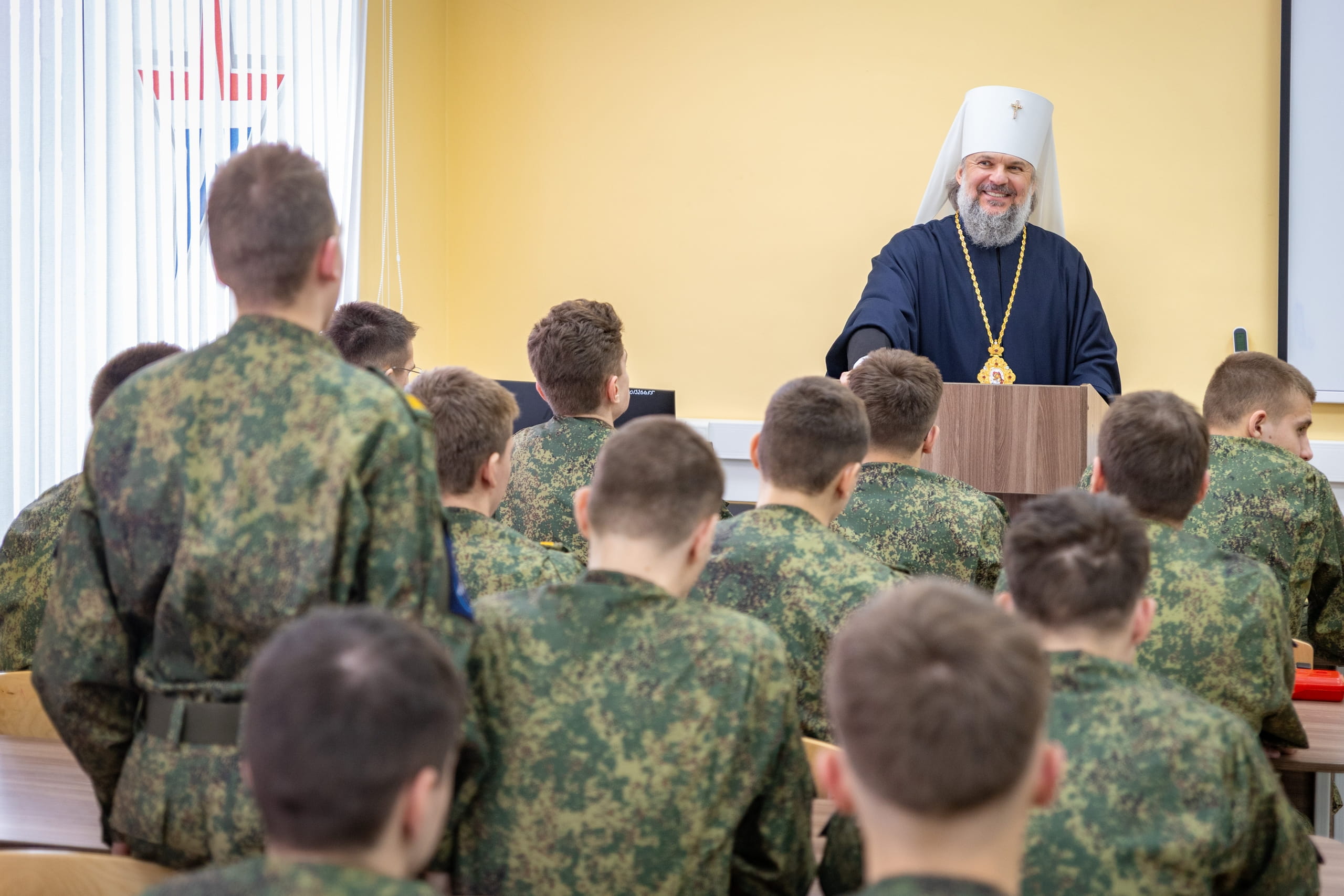 В преддверии Дня защитника Отечества ВУЦ ТвГТУ посетил митрополит Тверской и Кашинский Амвросий